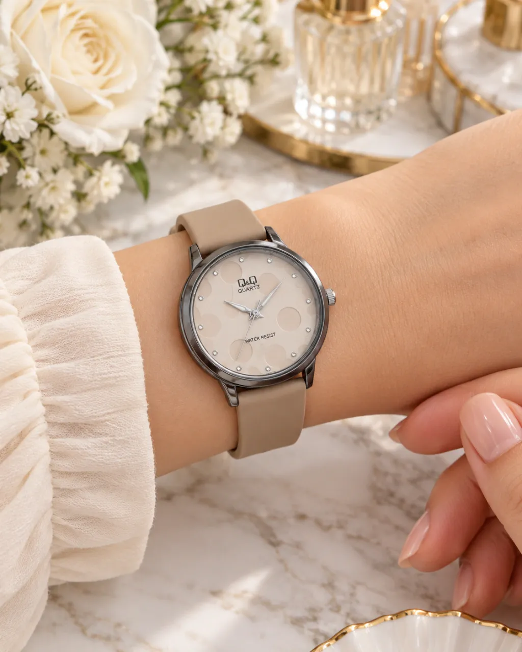 Q&Q Lady B01